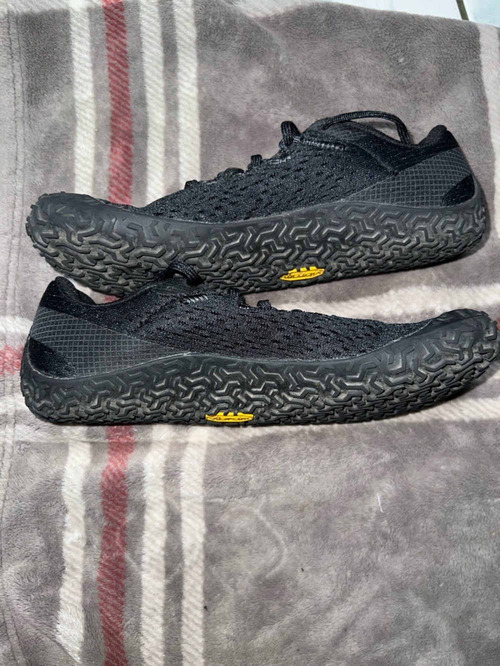 Merrell Vapor Glove 6 barefoot training shoes in black. - Picture 5 of 7